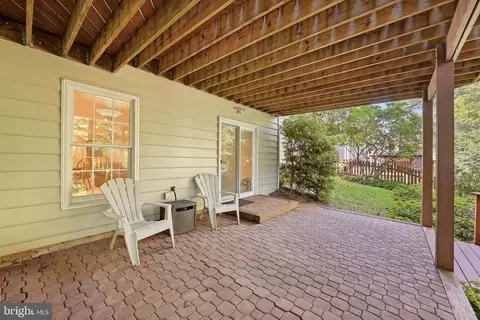 Exterior - 9008 Advantage Ct, Burke, VA 22015 photo 4 of 8