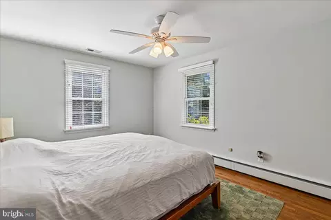 Bedroom - 6112 Fox Hill St, Springfield, VA 22150 photo 1 of 5