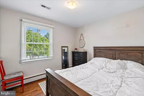 Bedroom - 6112 Fox Hill St, Springfield, VA 22150 photo 4 of 5