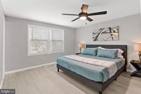 Bedroom - 2592 Viking Dr, Herndon, VA 20171 photo 2 of 8