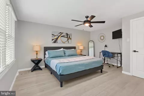Bedroom - 2592 Viking Dr, Herndon, VA 20171 photo 3 of 8