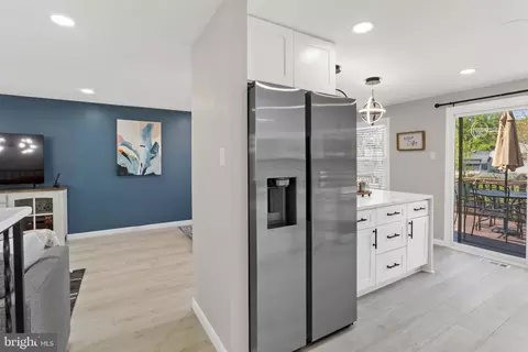 Entry Way - 2592 Viking Dr, Herndon, VA 20171 photo 2 of 9