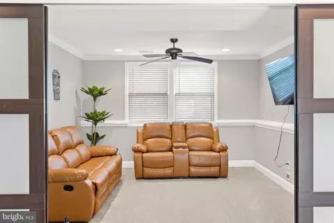 Entry Way - 2592 Viking Dr, Herndon, VA 20171 photo 7 of 9