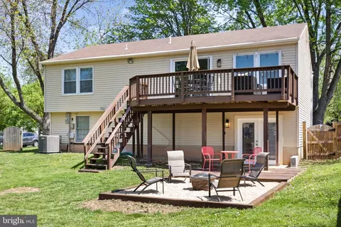 Exterior - 2592 Viking Dr, Herndon, VA 20171 photo 9 of 10