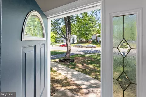 Entry Way - 2592 Viking Dr, Herndon, VA 20171 photo 9 of 9