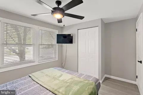 Bedroom - 2592 Viking Dr, Herndon, VA 20171 photo 6 of 8