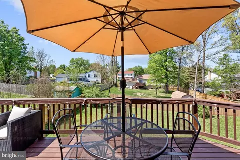 Exterior - 2592 Viking Dr, Herndon, VA 20171 photo 6 of 10