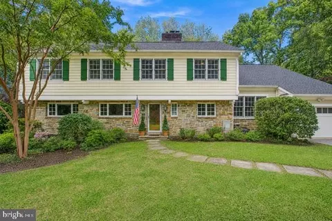 3202 Juniper Ln, Falls Church, VA 22044