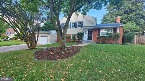 1022 Croton Dr, Alexandria, VA 22308