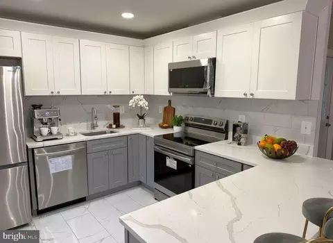5305 Anchor Ct, Fairfax, VA 22032