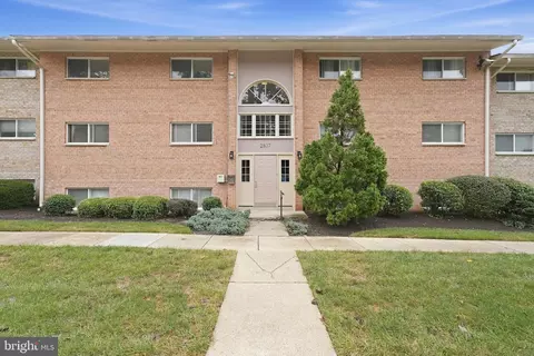 2837 Kalmia Lee Ct #301, Falls Church, VA 22042