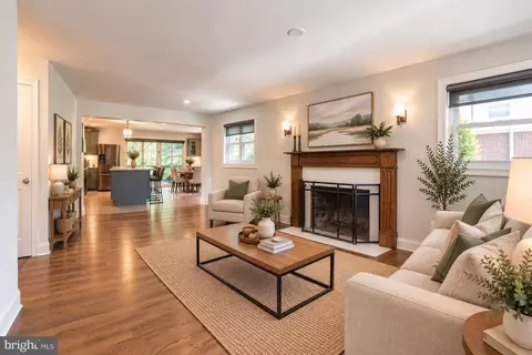 3222 Dye Dr, Falls Church, VA 22042