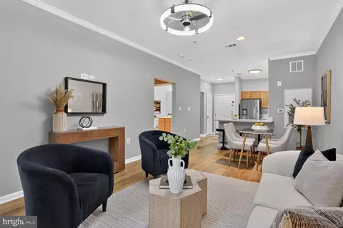 5172 William Colin Ct #A, Centreville, VA 20120