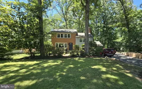 3420 Greentree Dr, Falls Church, VA 22041