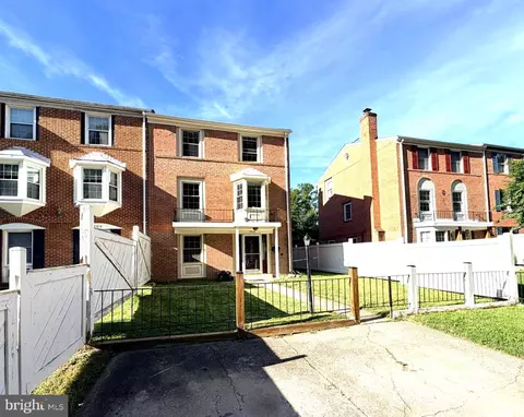 7908 Central Park Cir, Alexandria, VA 22309