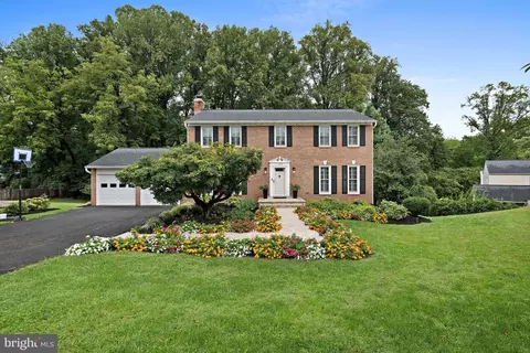 Exterior - 7712 Lear Rd, Mclean, VA 22102 photo 9 of 33