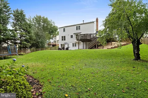 Exterior - 7712 Lear Rd, Mclean, VA 22102 photo 12 of 33