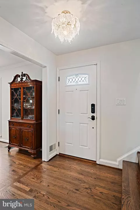 Entry Way - 7712 Lear Rd, Mclean, VA 22102 photo 2 of 4