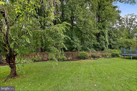 Exterior - 7712 Lear Rd, Mclean, VA 22102 photo 8 of 33