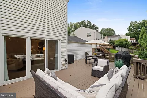 Exterior - 7712 Lear Rd, Mclean, VA 22102 photo 3 of 33