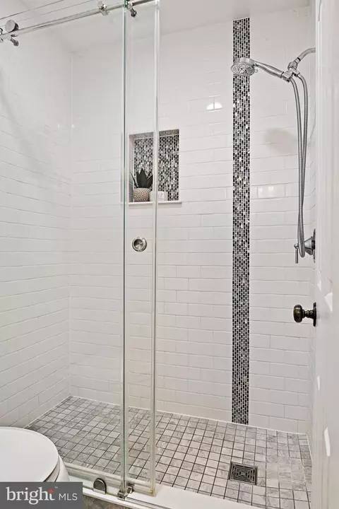 Bath - 7712 Lear Rd, Mclean, VA 22102 photo 2 of 5