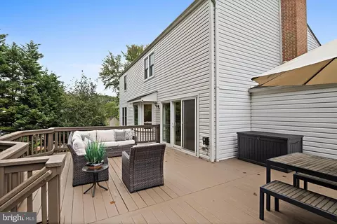 Exterior - 7712 Lear Rd, Mclean, VA 22102 photo 4 of 33