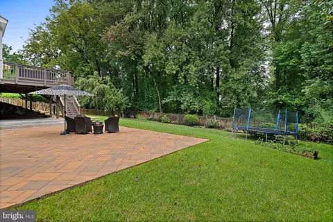 Exterior - 7712 Lear Rd, Mclean, VA 22102 photo 7 of 33
