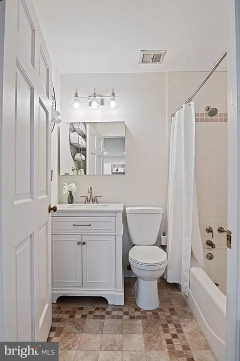 Bath - 7712 Lear Rd, Mclean, VA 22102 photo 5 of 5