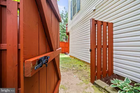 Exterior - 6366 Dakine Cir, Springfield, VA 22150 photo 6 of 9