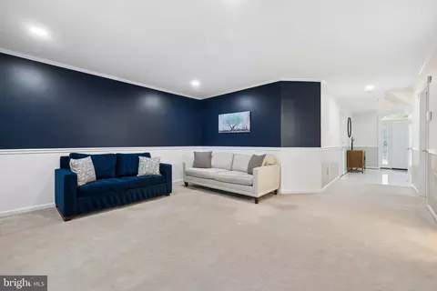 Entry Way - 6366 Dakine Cir, Springfield, VA 22150 photo 3 of 8