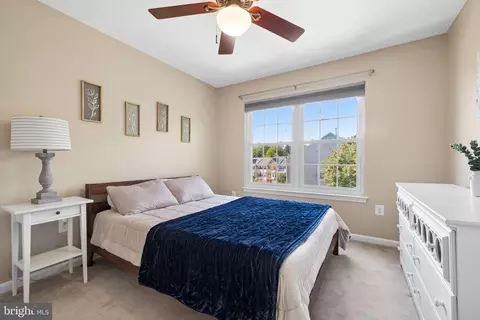 Bedroom - 6366 Dakine Cir, Springfield, VA 22150 photo 5 of 5