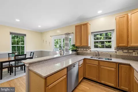 Kitchen - 6366 Dakine Cir, Springfield, VA 22150 photo 3 of 5