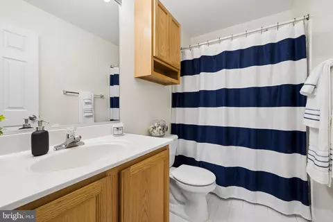 Bath - 6366 Dakine Cir, Springfield, VA 22150 photo 5 of 5