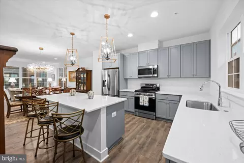 Kitchen - 11234 Faraday Park Dr, Reston, VA 20190 photo 2 of 3