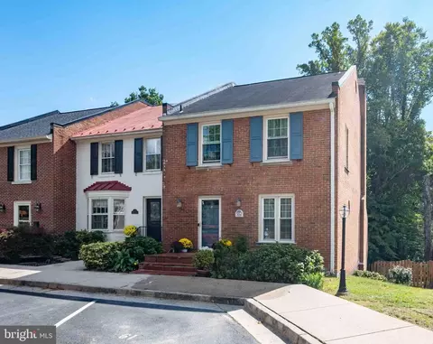 Exterior - 8261 Taunton Pl, Springfield, VA 22152 photo 2 of 22