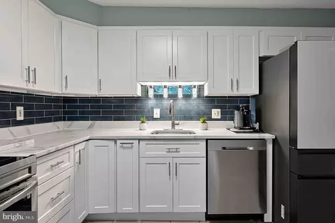 Kitchen - 8261 Taunton Pl, Springfield, VA 22152 photo 5 of 5