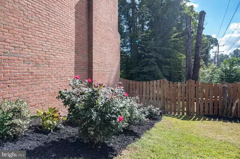 Exterior - 8261 Taunton Pl, Springfield, VA 22152 photo 14 of 22