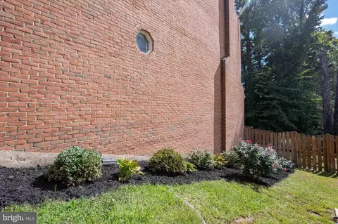 Exterior - 8261 Taunton Pl, Springfield, VA 22152 photo 13 of 22