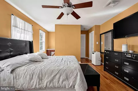 Bedroom - 8261 Taunton Pl, Springfield, VA 22152 photo 1 of 2