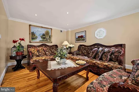 Living - 8261 Taunton Pl, Springfield, VA 22152 photo 2 of 4