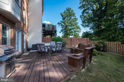 Exterior - 8261 Taunton Pl, Springfield, VA 22152 photo 5 of 22