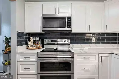 Kitchen - 8261 Taunton Pl, Springfield, VA 22152 photo 3 of 5