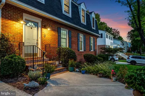 8629 Curtis Ave, Alexandria, VA 22309