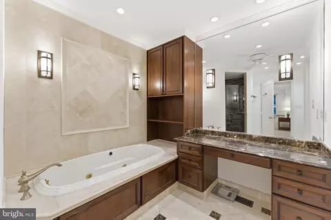 Bath - 6659 Madison Mclean Dr N, Mclean, VA 22101 photo 3 of 4