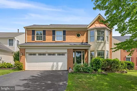5608 Schoolfield Ct, Centreville, VA 20120