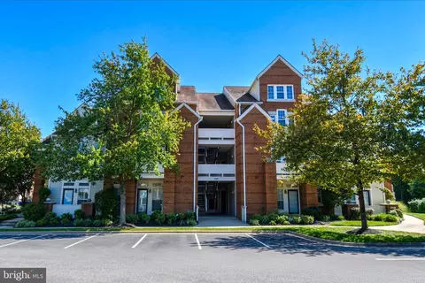 6974 Ellingham Cir #D, Alexandria, VA 22315