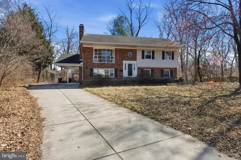 3343 Slade Run Dr, Falls Church, VA 22042