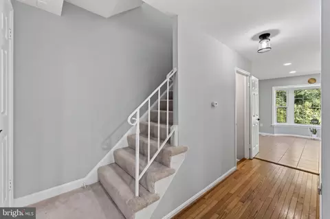 Entry Way - 9040 Rosewall Ct, Springfield, VA 22152 photo 2 of 9