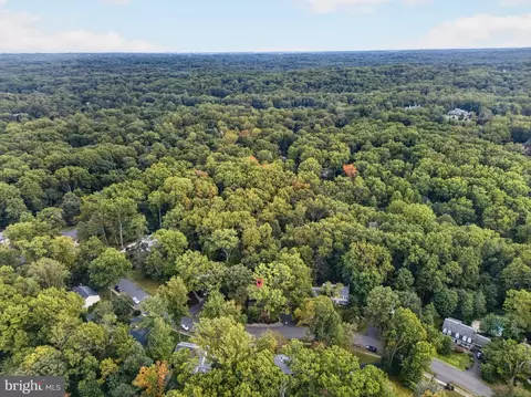 View/Area - 11411 Running Cedar Rd, Reston, VA 20191 photo 2 of 6