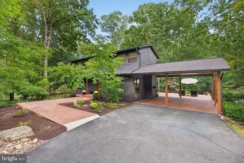 Exterior - 11411 Running Cedar Rd, Reston, VA 20191 photo 4 of 22